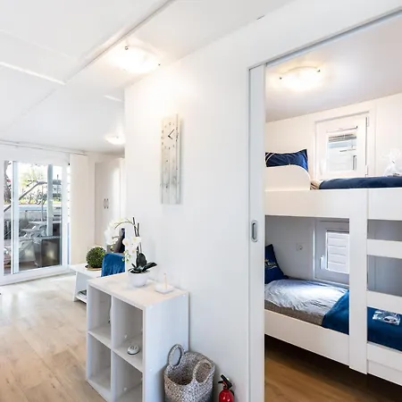 Floating House Royal Blue Portoroz Hébergement de vacances