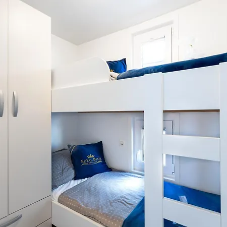 Floating House Royal Blue Portoroz Nyaraló