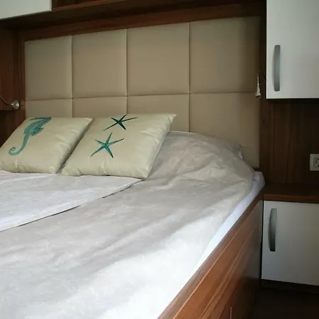 Holiday home Floating House Marina Royal *