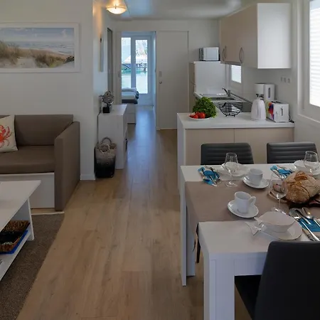 Floating House Marina Royal